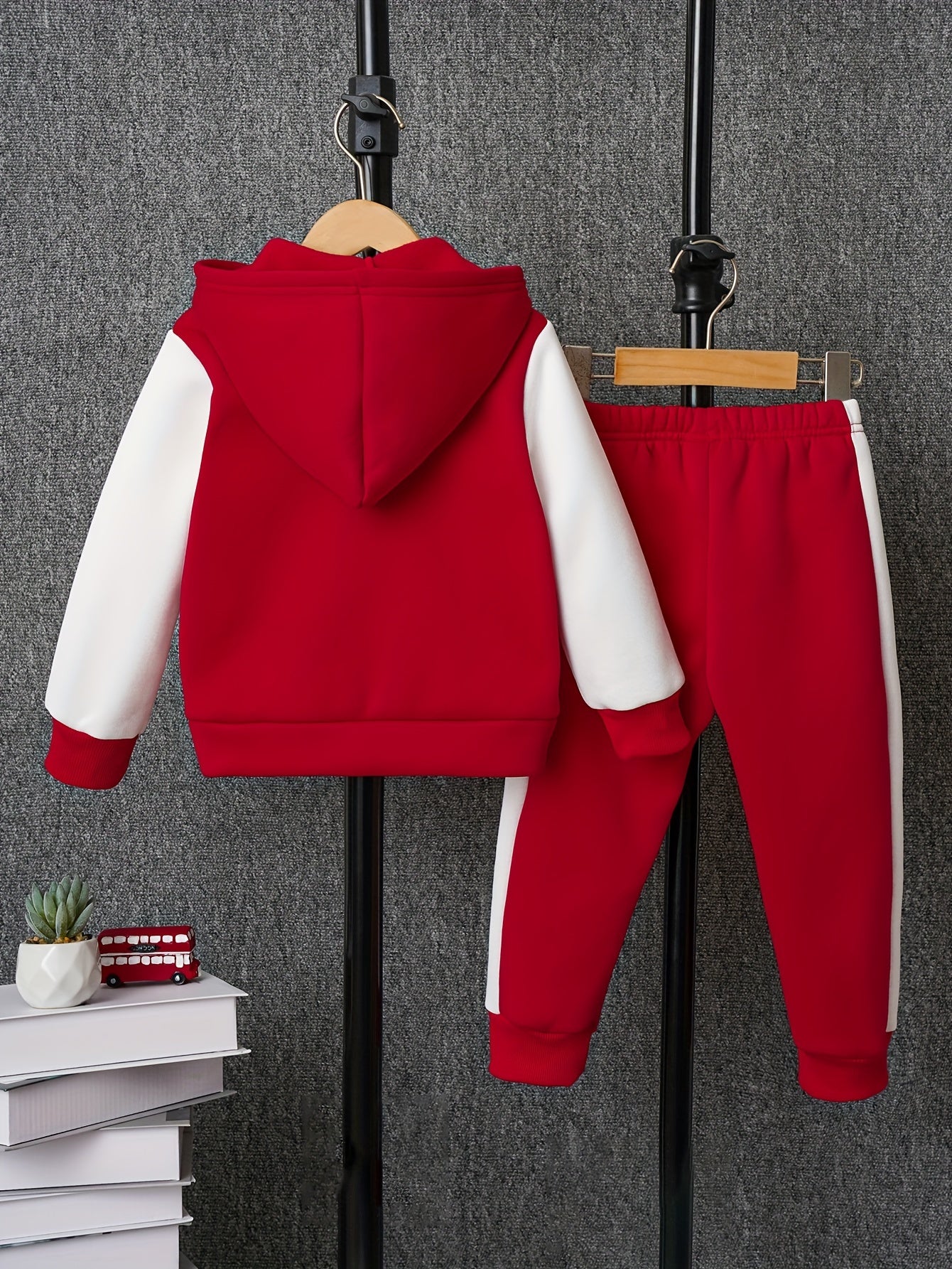 2pcs Boy's Long Sleeve Color Block Drop Shoulder Varsity Hooded Baseball Jacket & Casual Pants Outdoor Outfit, Kids Clothing For Spring Fall