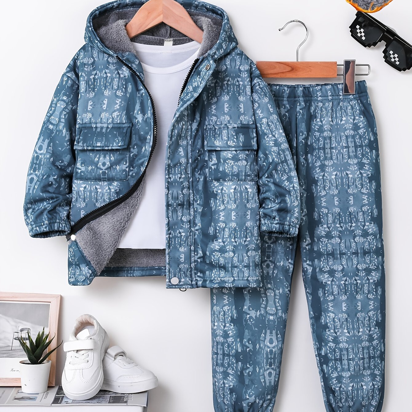 2pcs Boys' New Fashion Jacket and Pants Set, Trendy Cool Print Hooded Zip-Up Sweatshirt with Pockets, Autumn/Winter Fleece-Lined Thick Sportswear Outfit for Kids, 100% Polyester Stretch Durable Fabric, Perfect Gift Choice, Ki